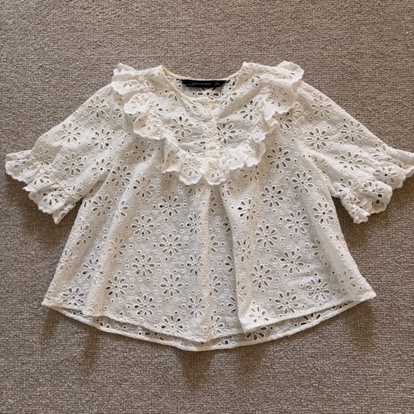 Zara Eyelet Ruffle Top Size Small - Picture 3 of 7